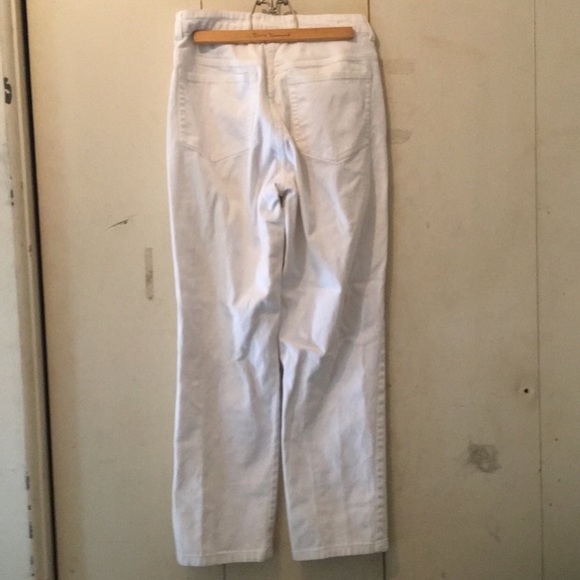 St. John’s Bay jeans size 6 - Picture 2 of 2
